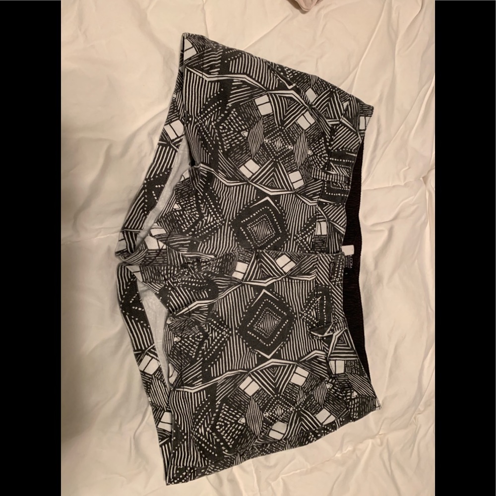 Size 5 Volcom 3in inseam short